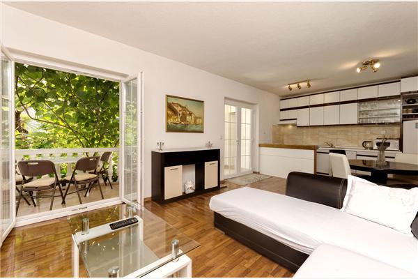 Apartment A1, for 5 persons