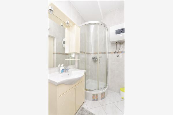 Apartment A1, for 5 persons