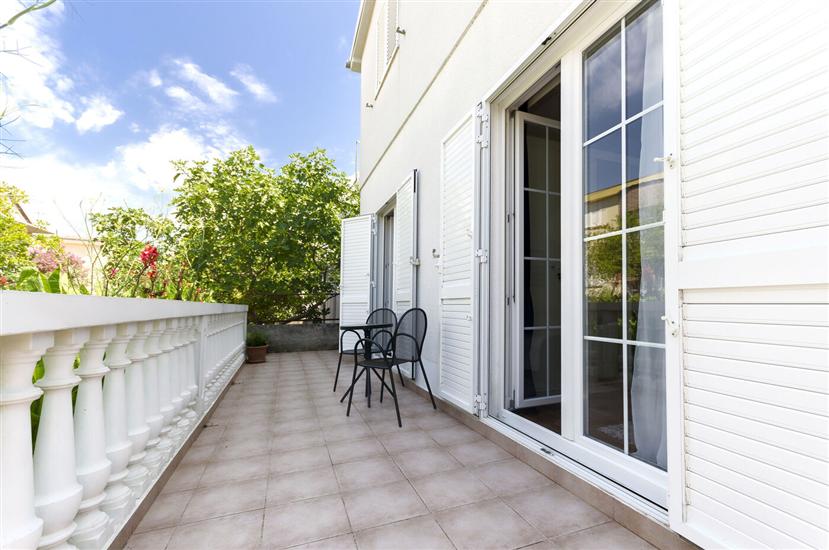 Apartment A1, for 5 persons