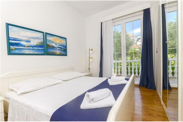 Apartment A1, for 5 persons