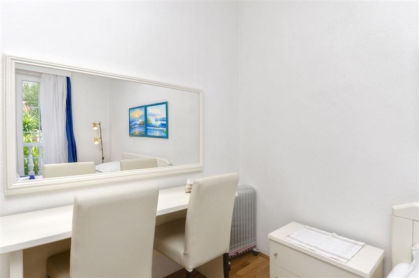 Apartment A1, for 5 persons