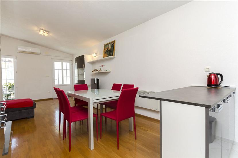 Apartment A2, for 5 persons