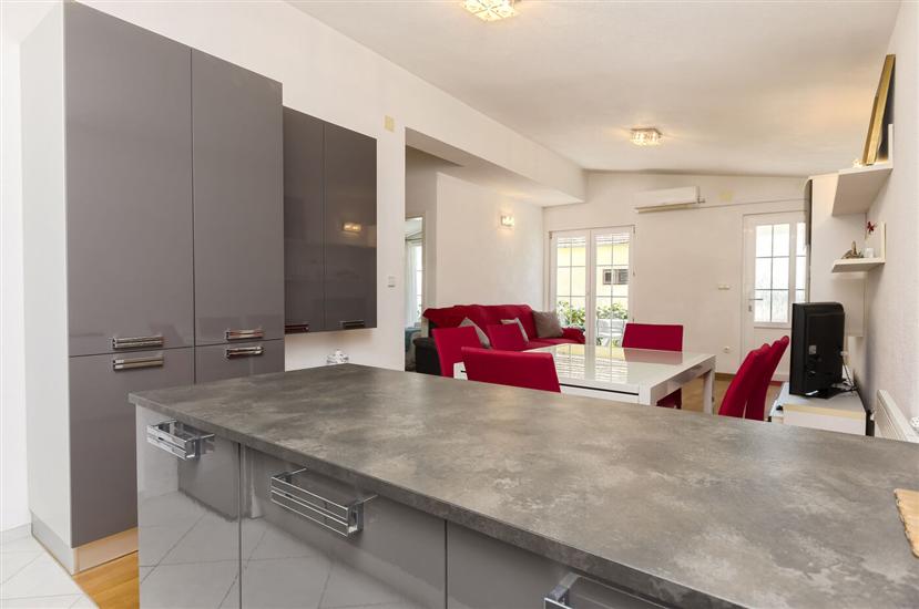 Apartment A2, for 5 persons