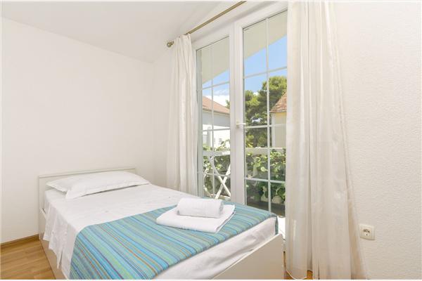 Apartment A2, for 5 persons