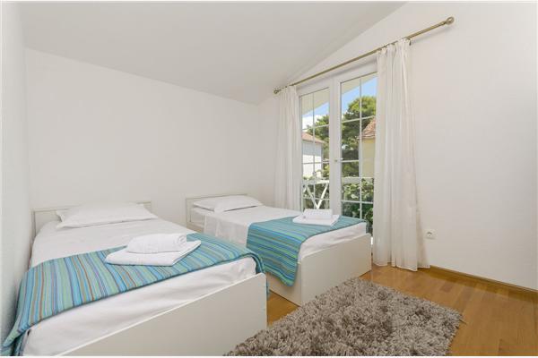 Apartment A2, for 5 persons