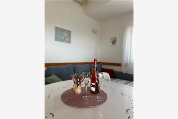 Apartment A1, for 5 persons