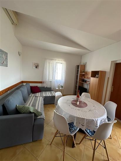 Apartment A1, for 5 persons