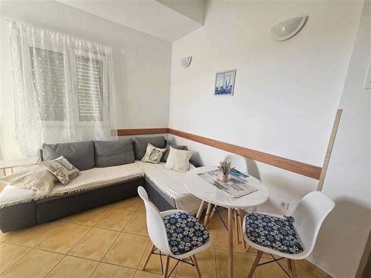 Apartment A2, for 3 persons