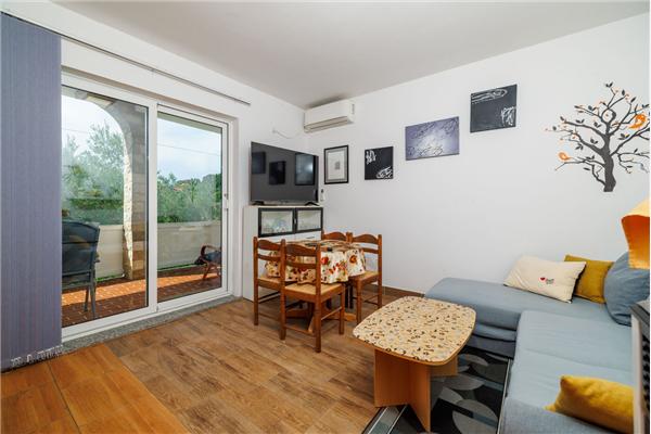 Apartment A1, for 5 persons