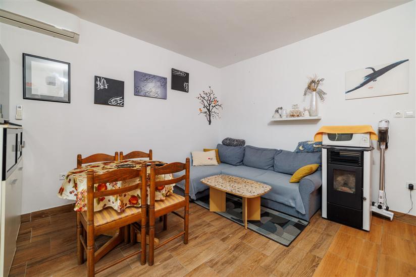 Apartment A1, for 5 persons