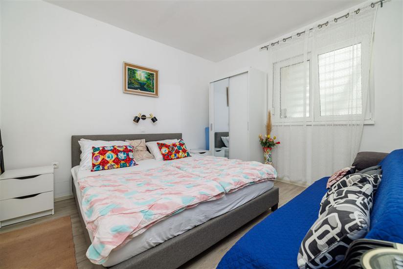 Apartment A1, for 5 persons