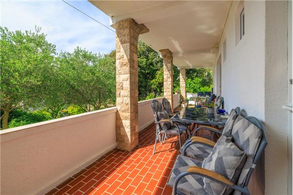 Apartment A1, for 5 persons