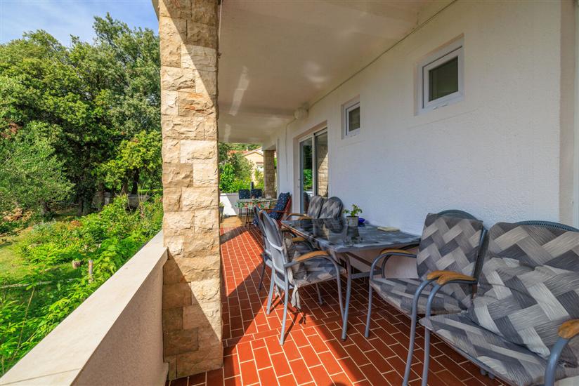 Apartment A1, for 5 persons