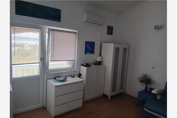 Room S1, for 2 persons