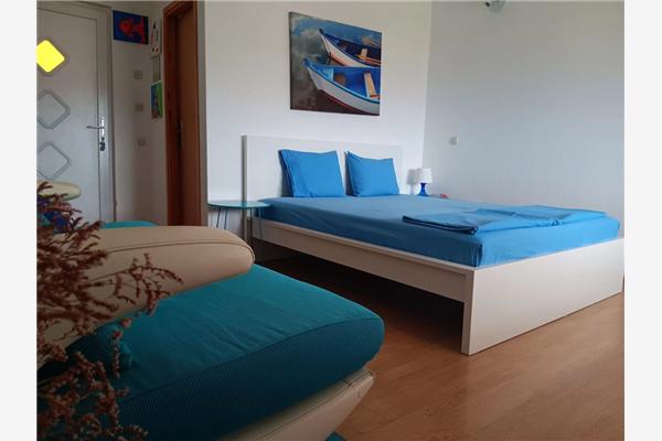 Room S1, for 2 persons