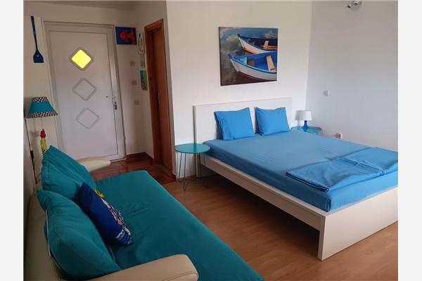 Room S1, for 2 persons