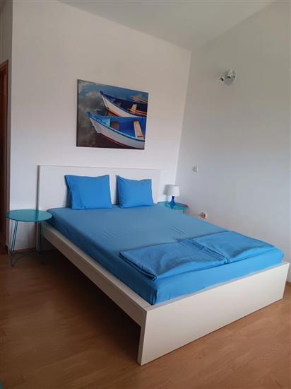 Room S1, for 2 persons