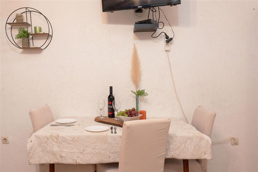 Apartment A2, for 3 persons