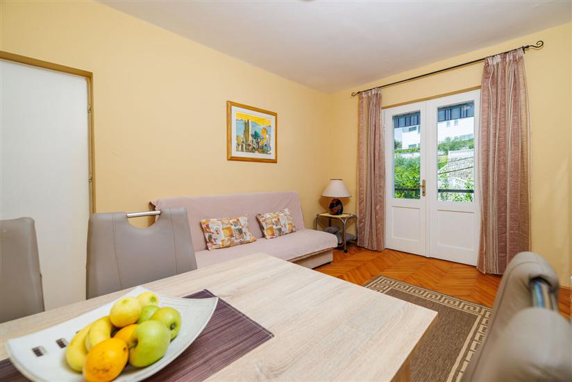 Apartment A1, for 5 persons