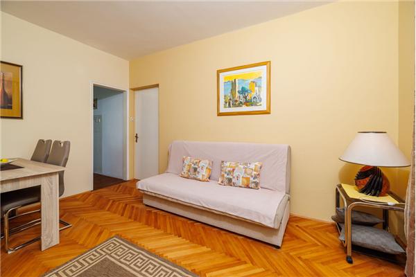 Apartment A1, for 5 persons
