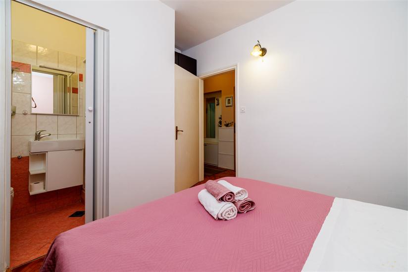 Apartment A1, for 5 persons