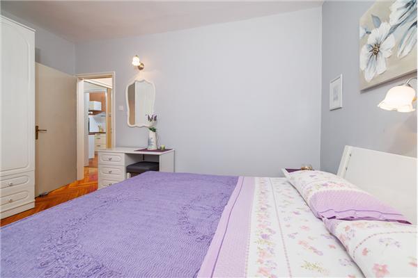 Apartment A1, for 5 persons