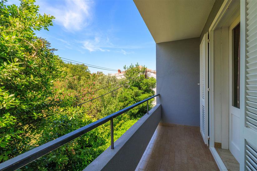 Apartment A1, for 5 persons