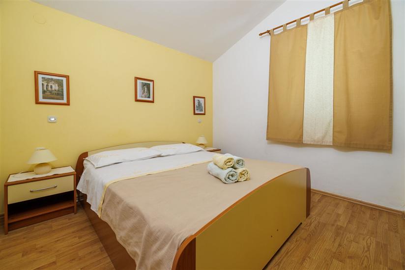 Apartment A2, for 5 persons