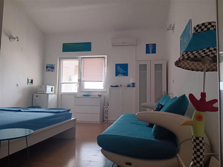 Room S1, for 2 persons