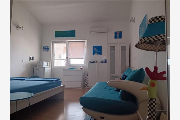 Room S1, for 2 persons