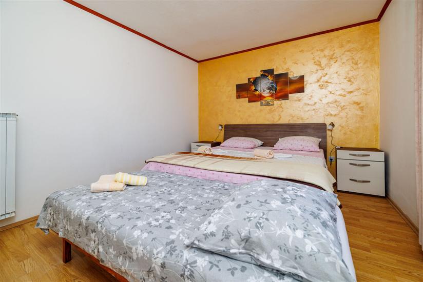 Apartment A1, for 8 persons