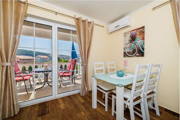 Apartment A5, for 4 persons