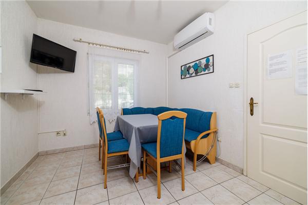 Apartment A1, for 6 persons