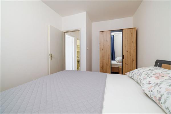 Apartment A1, for 6 persons