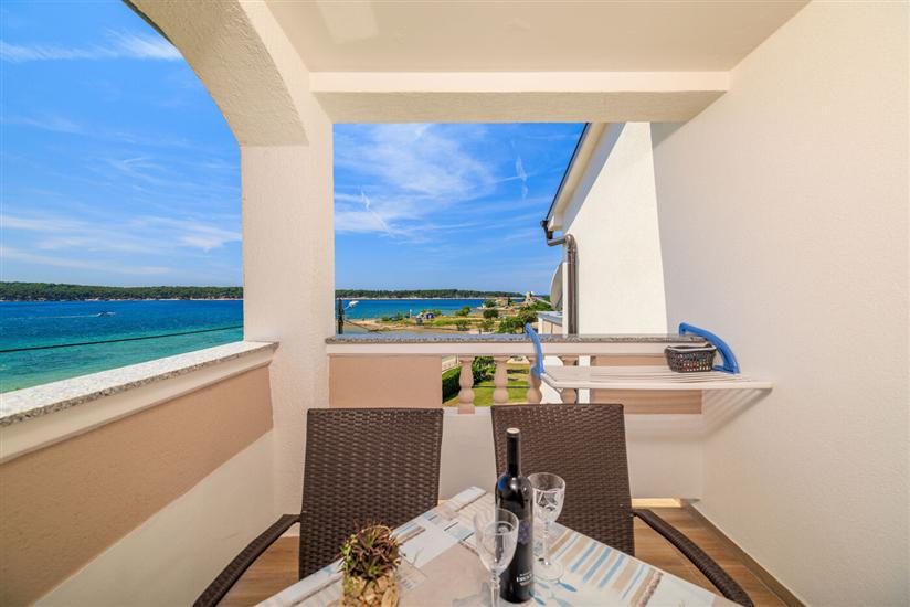 Apartment A2, for 4 persons