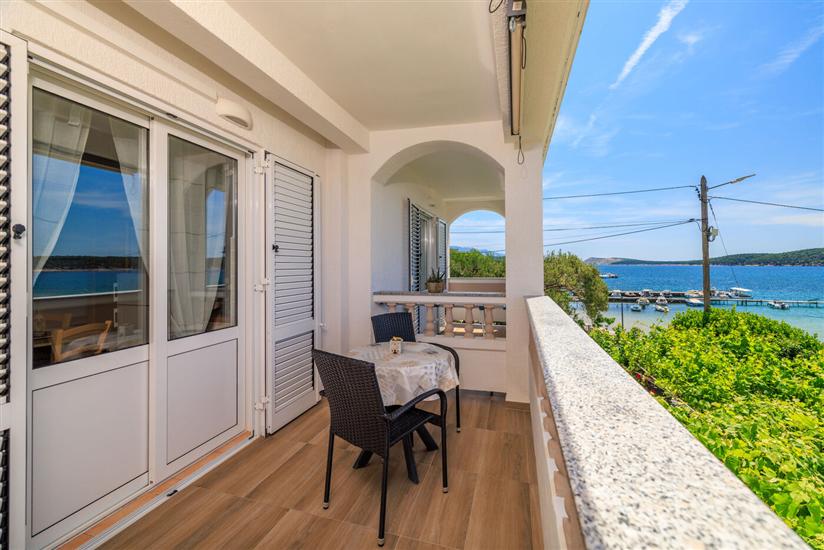 Apartment A4, for 3 persons