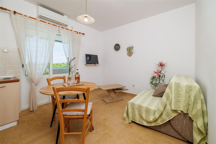 Apartment A4, for 3 persons