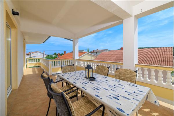 Apartment A1, for 5 persons