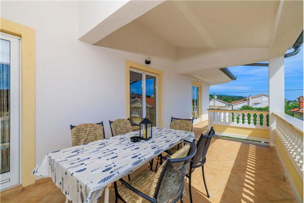 Apartment A1, for 5 persons