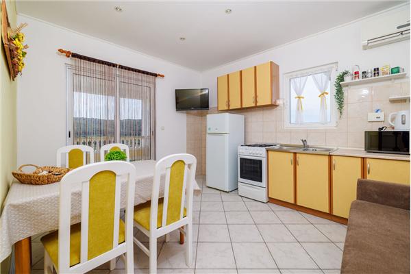 Apartment A1, for 5 persons