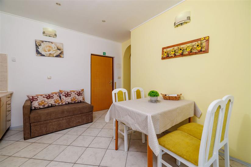Apartment A1, for 5 persons