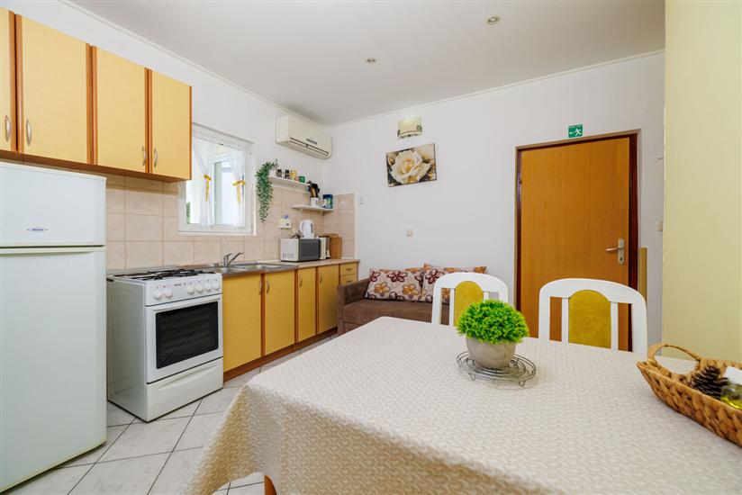 Apartment A1, for 5 persons