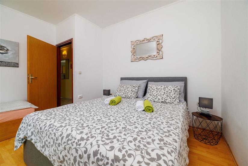 Apartment A1, for 5 persons