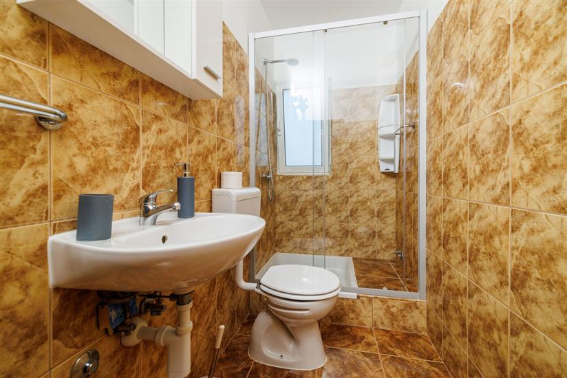 Apartment A1, for 5 persons