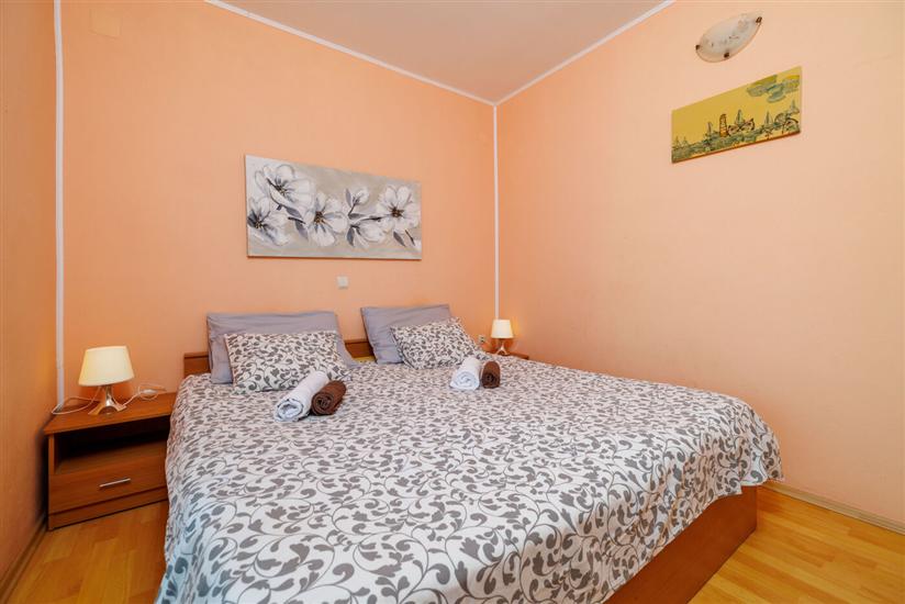 Apartment A1, for 5 persons
