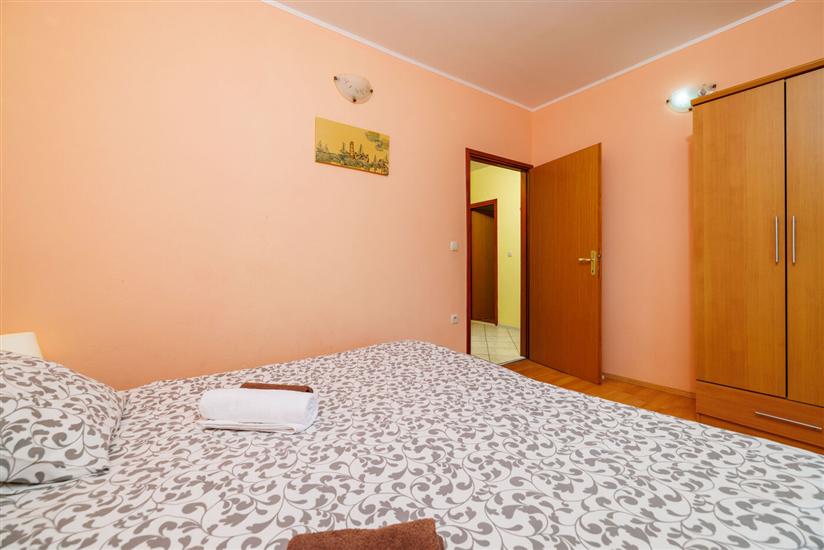 Apartment A1, for 5 persons
