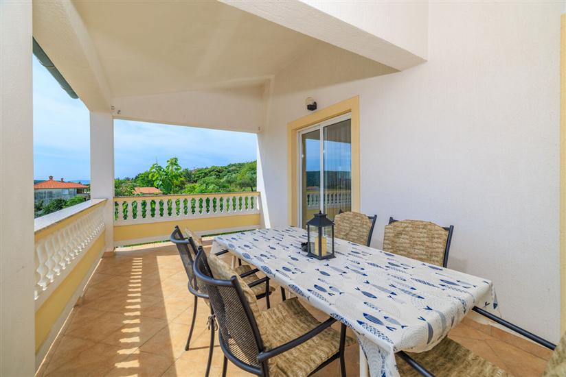 Apartment A1, for 5 persons