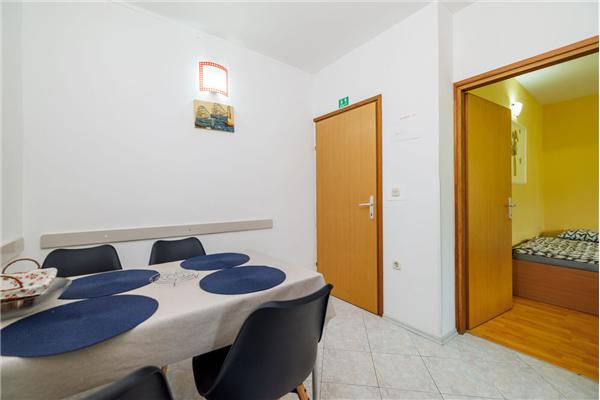 Apartment A2, for 5 persons