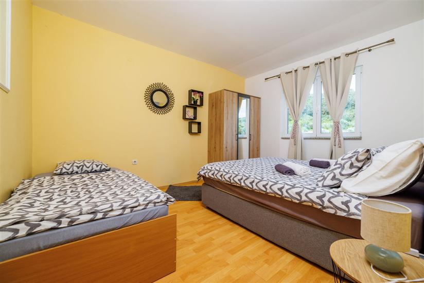 Apartment A2, for 5 persons
