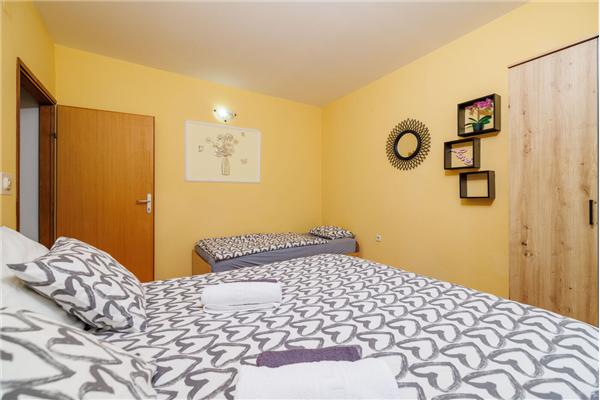 Apartment A2, for 5 persons